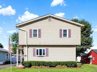 506 N Maple Ave, Roxana, IL 62084