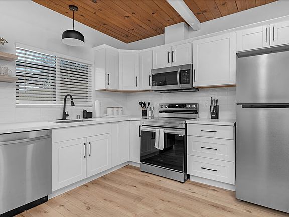 3rd image of 314 N Manila Ave #2