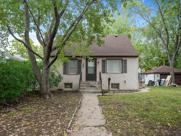 5423 4th St NE, Fridley, MN 55421