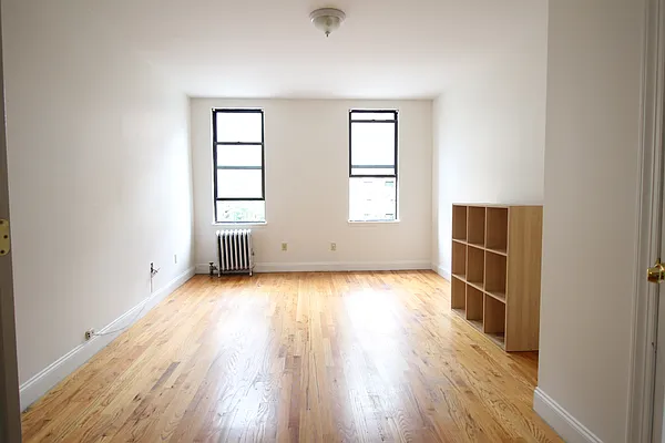 Rented by Julianna Realty Corp | media 18