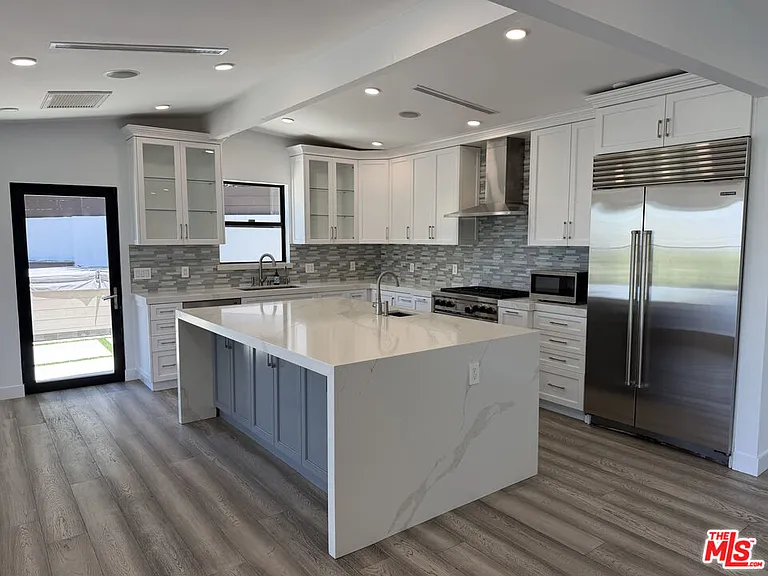 3565 Multiview Dr — Photo 11