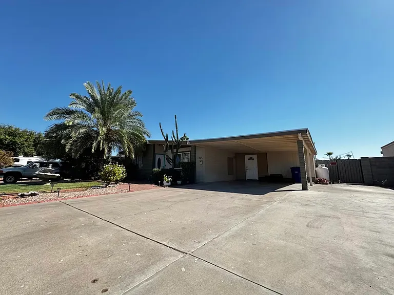 1213 W Galveston St — Photo 16