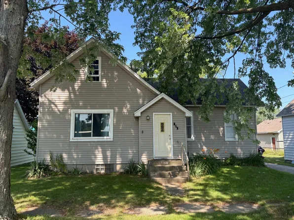 276 3rd St, Eastlake, MI 49626