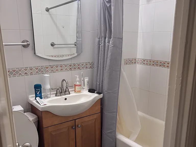 334 E 53rd St #4C — Photo 3