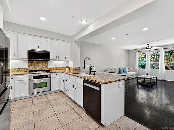 5th image of 2205 Andalusia Ln Unit 2
