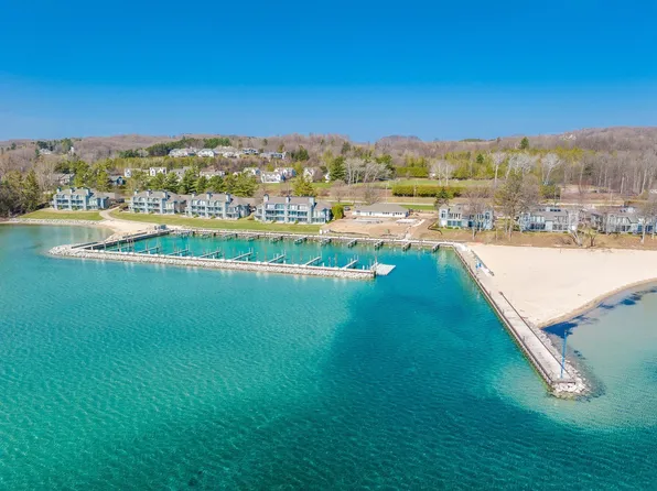 760 N Waypoint Cir, Suttons Bay, MI 49682