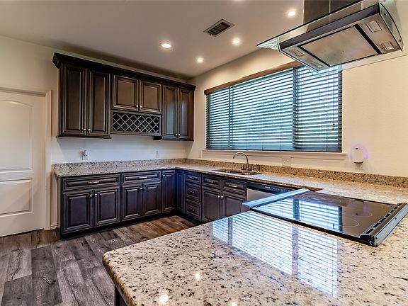 4th image of 406 Timberside Dr