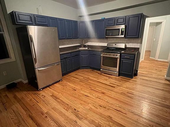 4th image of 182 W Bigelow St #2