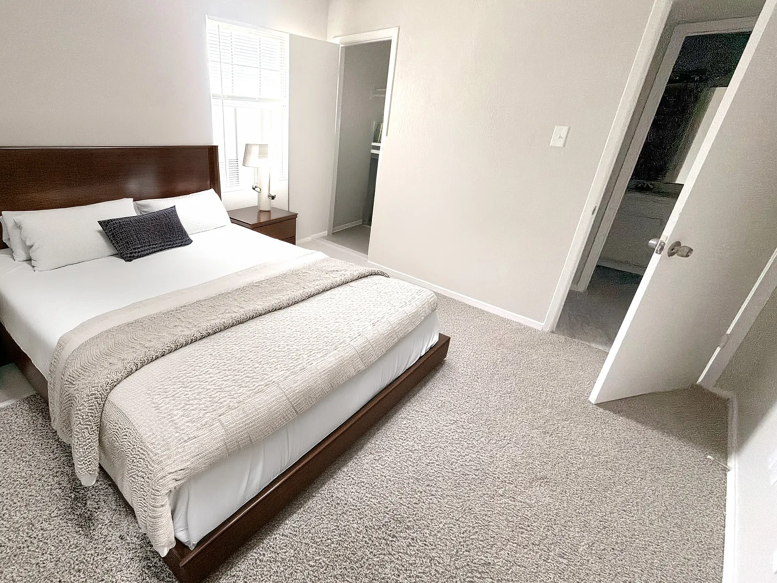 Elizabeth Garden Apartments — Photo 4
