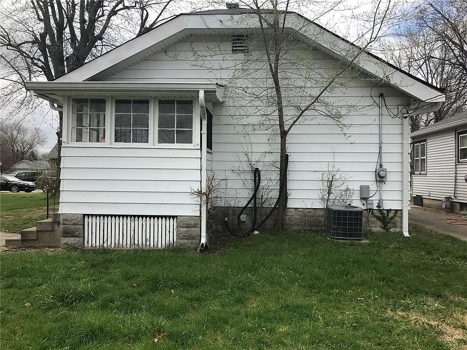 2nd image of 612 E Edwards Ave