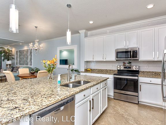 5th image of 9196 Woodhurst Dr