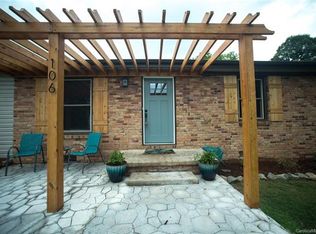 106 Flat Creek Rd, Black Mountain, NC 28711