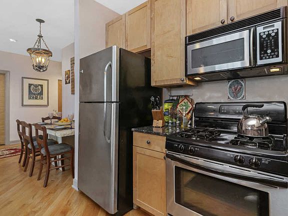 5th image of 3113 W Lawrence Ave APT B401