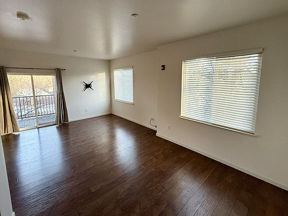 4th image of 1450 Idlewild Dr Unit 1021