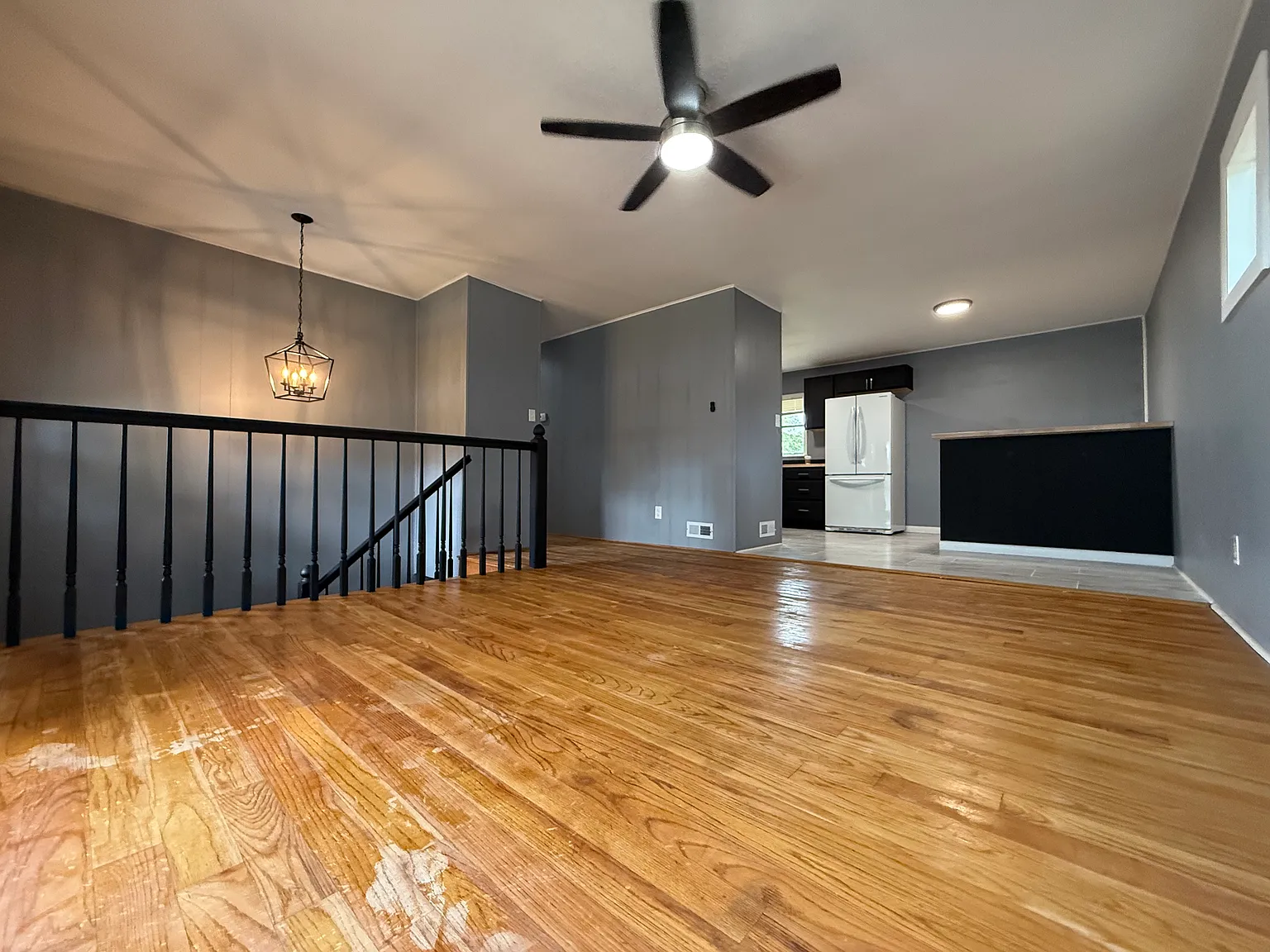 5 bed, 2000 sqft, $2,600 — Photo 4