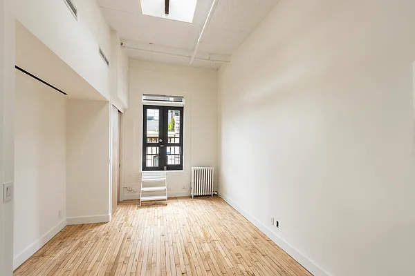 Rented by Compass | media 22