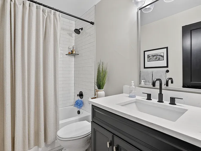 6051 S Clarkson St — Photo 16