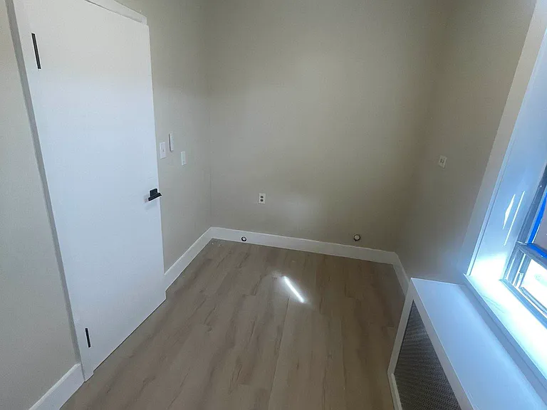 23-84 26th St #2D — Photo 5