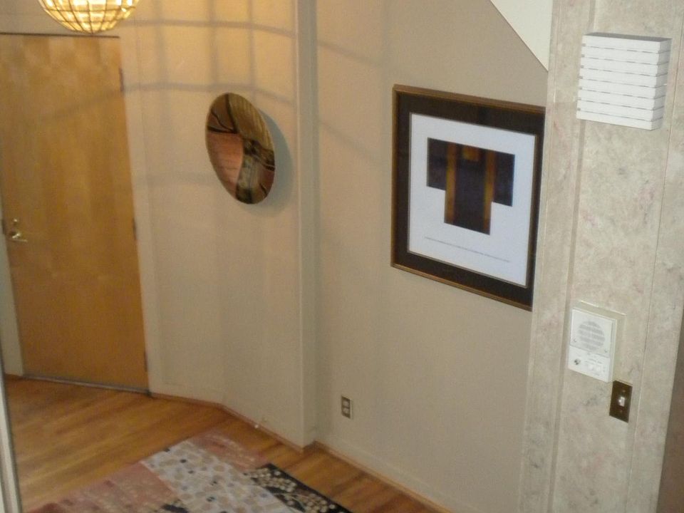2nd image of 846 S Front St