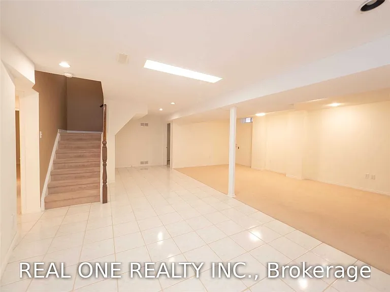 1520 Greenridge Cir — Photo 12