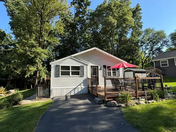 461 Aspen Way, Edgerton, WI 53534