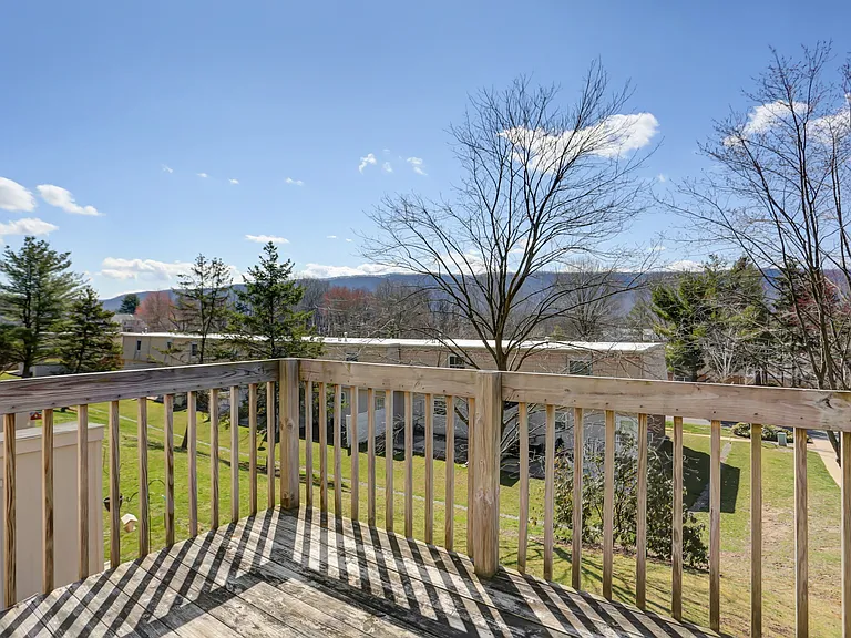 1 Bedroom Upstairs Apartments