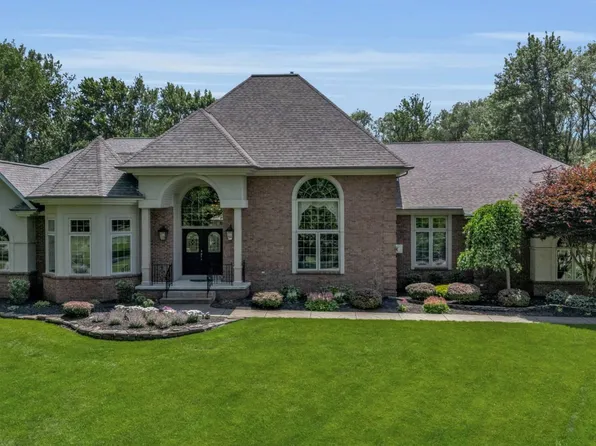5370 Kraus Rd, Clarence, NY 14031