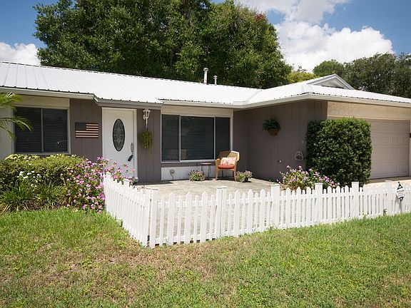 2nd image of 128 Hidden Lake Dr