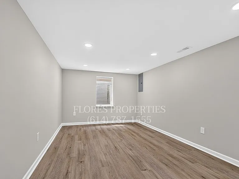 1136 Pauline Ave — Photo 43