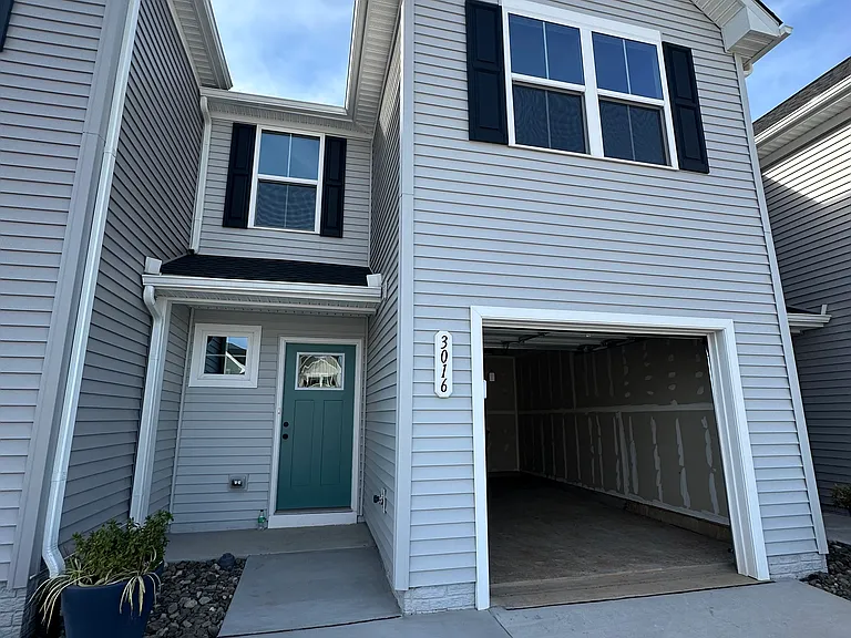 3016 Silver Birch Ln — Photo 2