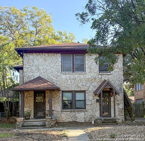 2 bed, 1.0 bath, 936 sqft, $1,300 — Photo 1