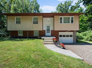 6873 Henderson Rd, Ravenna, OH 44266