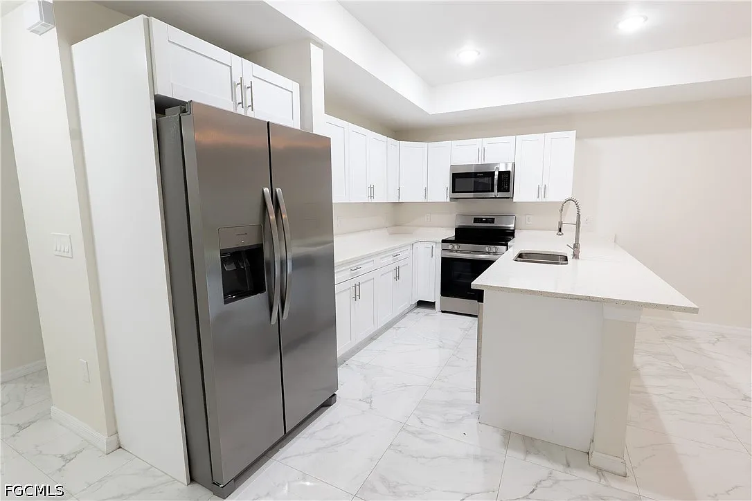 3 bed, 2.0 bath, 1191 sqft, $1,800 — Photo 2