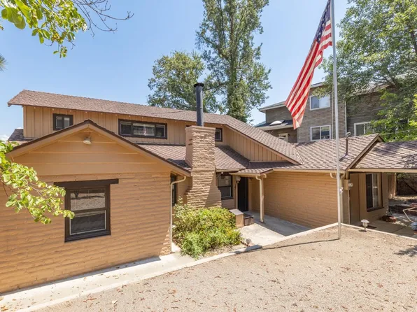 39331 Blue Jay Dr, Bass Lake, CA 93604