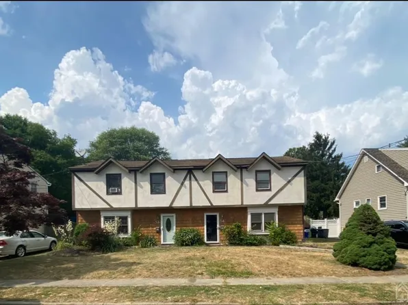 5 Reade St, Monroe Township, NJ 08831