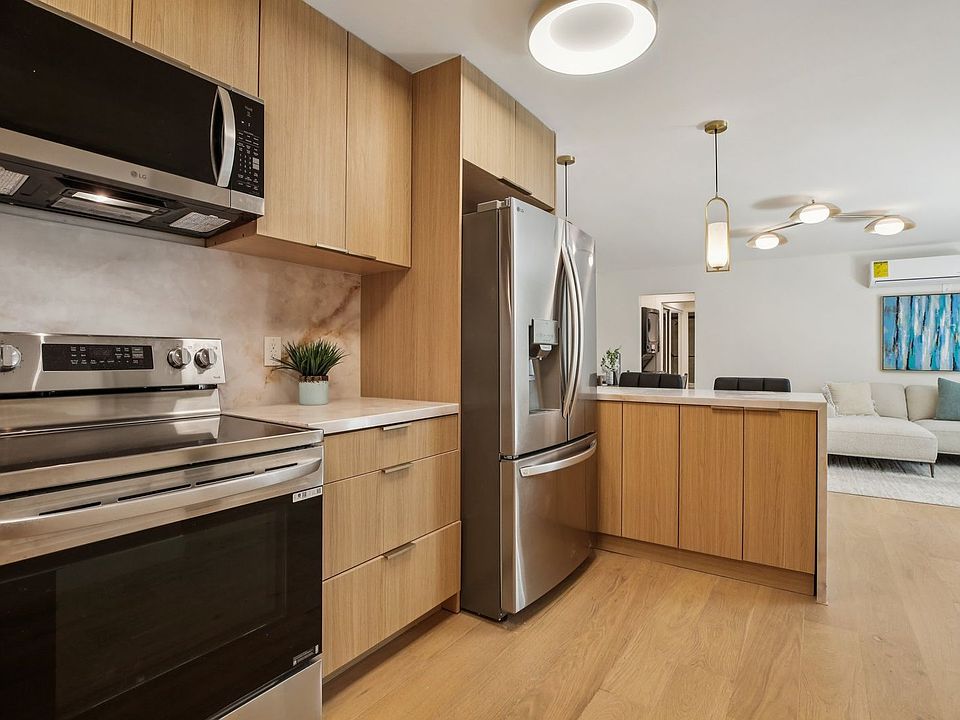 1st image of 1824 Fairburn Ave #202