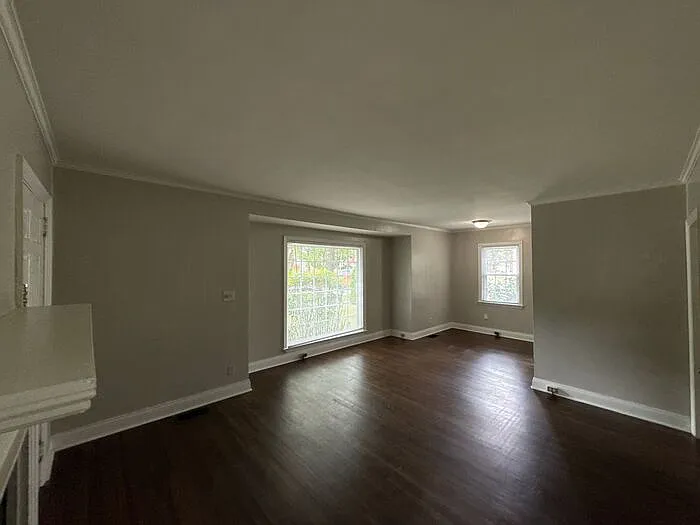 3 bed, 1.0 bath, 960 sqft, $1,625 — Photo 2
