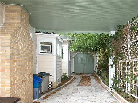 2nd image of 6612 N Elizabeth St