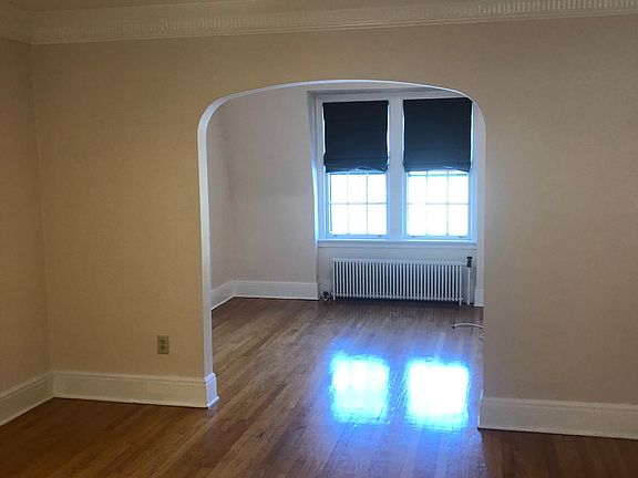 3rd image of 198 Pawling Ave #31