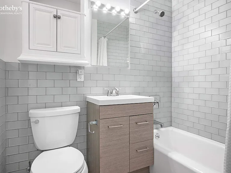 241 E 76th St #8B — Photo 5
