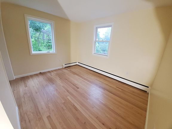 Bedroom (Left)