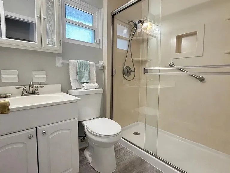 341 N Burbank Dr — Photo 16