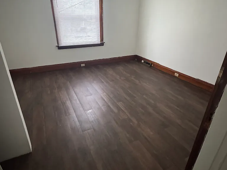674 Elliott Ave — Photo 6