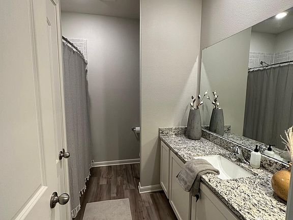 3rd image of 2112 Penaflor Dr