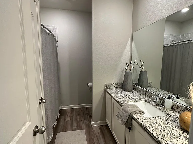 2112 Penaflor Dr — Photo 3