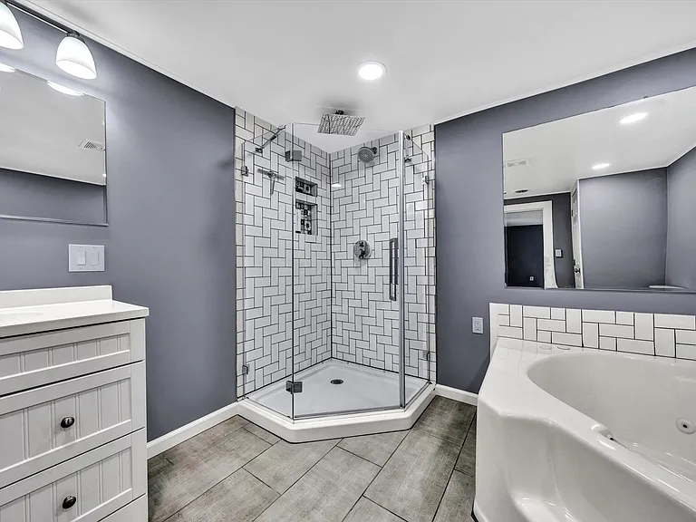 215 S Hill Dr #1 — Photo 22