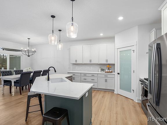 3rd image of 4726 Albright Ct SW #12