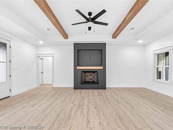 5th image of 815 Gleason Way