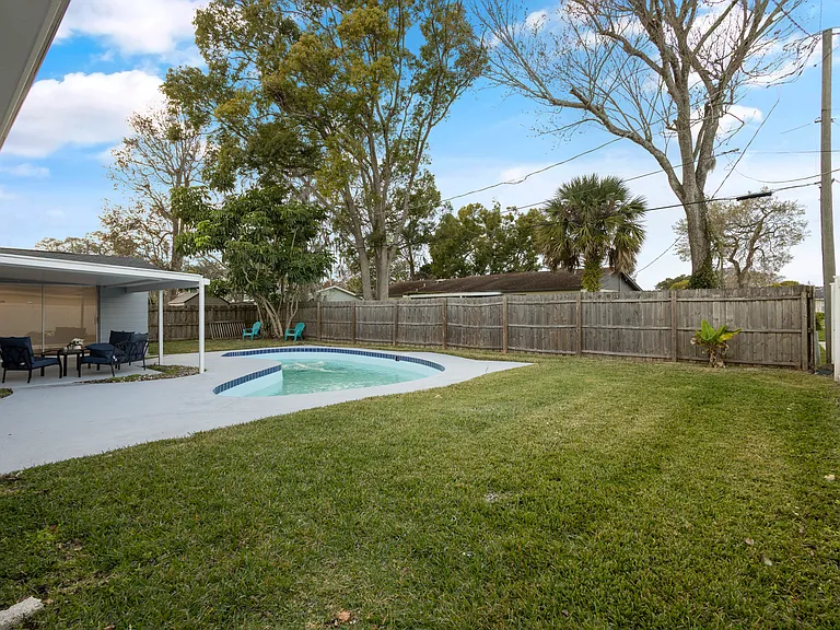 738 Baywood Ln — Photo 41