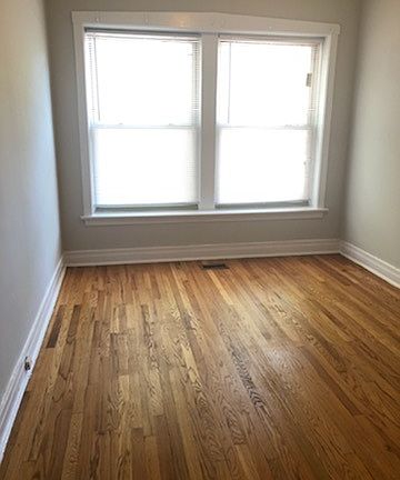 5th image of 6738 N Lakewood Ave #1